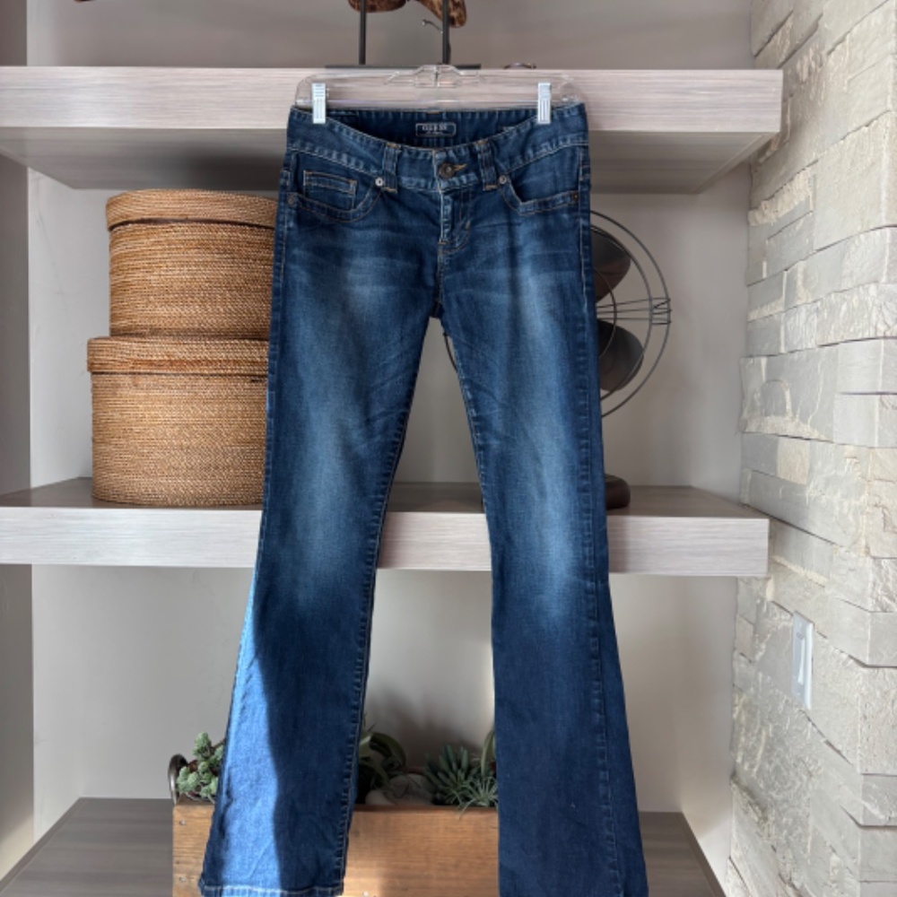 Guess Daredevil Low-Rise Boot Cut Blue Jeans- size 28 - Picture 6 of 6